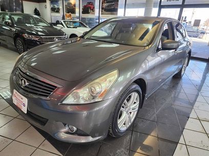 Used 2011 INFINITI G25 x w/ Moonroof Pkg