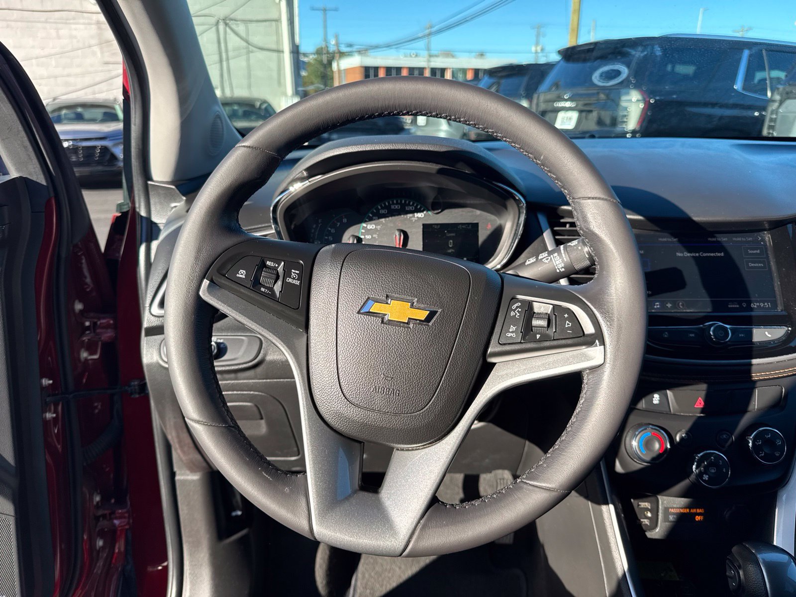 Used 2022 Chevrolet Trax LT w/ LT Convenience Package AWD/4WD image 17