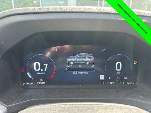 Used 2025 Ford Explorer Active AWD/4WD image 36