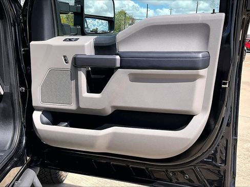 Used 2020 Ford F250 XLT image 23