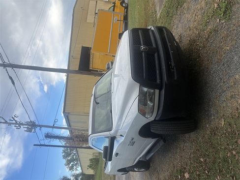 Used 2014 RAM 2500 Tradesman w/ Power & Remote Entry Group image 11