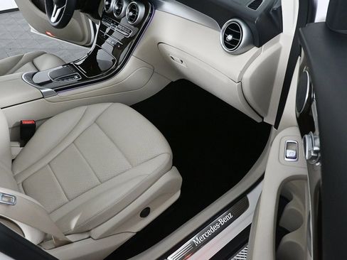 Certified 2022 Mercedes-Benz GLC 300 image 23