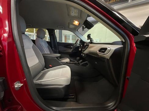 Used 2021 Chevrolet TrailBlazer LS image 24