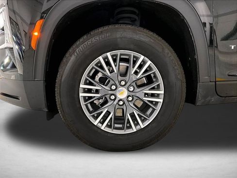 Used 2026 Chevrolet Traverse LT FWD image 10