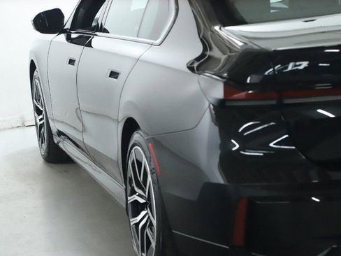 Certified 2025 BMW i7 xDrive60 image 42