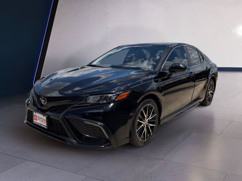 Used 2024 Toyota Camry SE FWD image 1