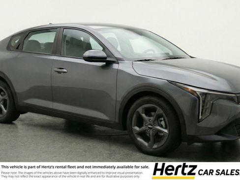 Used 2025 Kia K4 LXS image 1