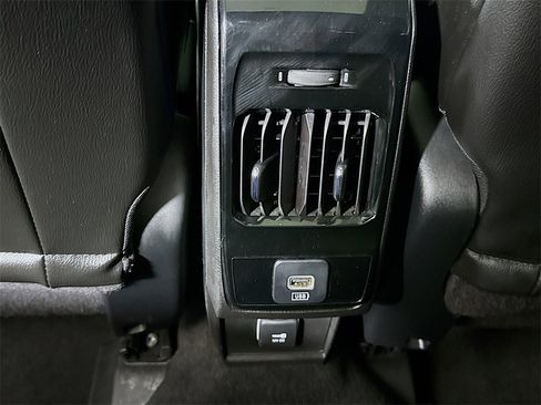 Used 2022 Jeep Compass Limited w/ Sun and Sound Group image 29