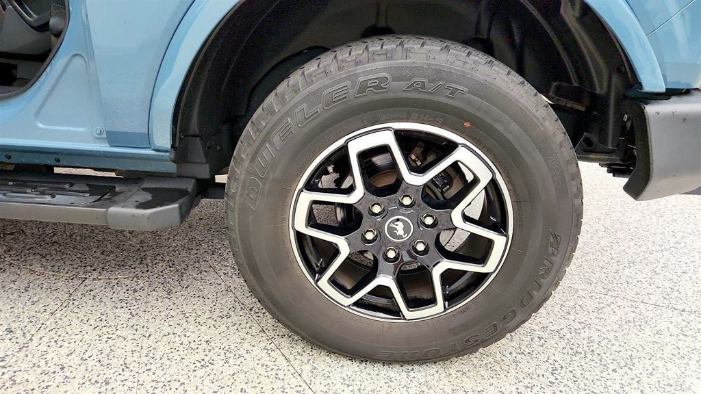 Used 2022 Ford Bronco Outer Banks AWD/4WD image 9