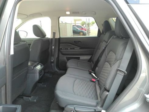 Used 2024 Nissan Pathfinder SV w/ Black Appearance Package FWD image 17