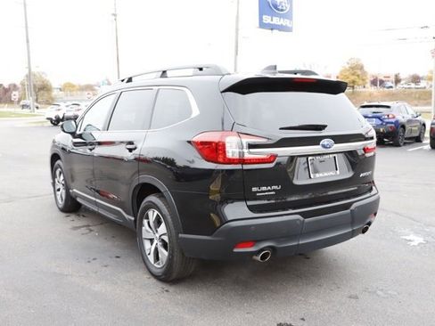 Used 2024 Subaru Ascent Premium w/ Convenience Package image 5