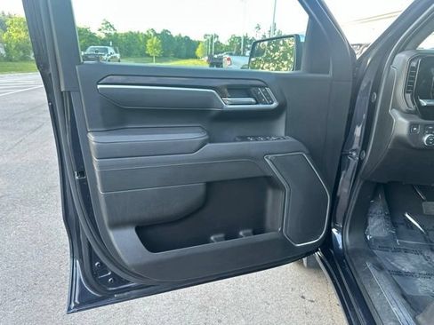 Used 2025 GMC Sierra 1500 SLT AWD/4WD image 19