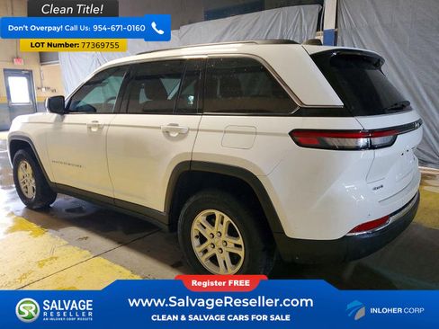 Used 2023 Jeep Grand Cherokee Laredo image 3