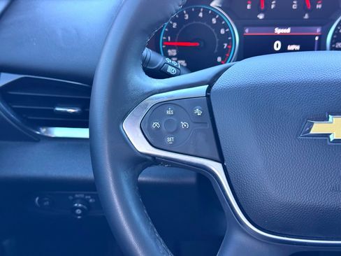 Used 2023 Chevrolet Traverse LT image 23