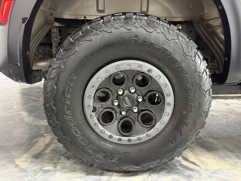 Used 2025 Ford F150 Raptor AWD/4WD image 38