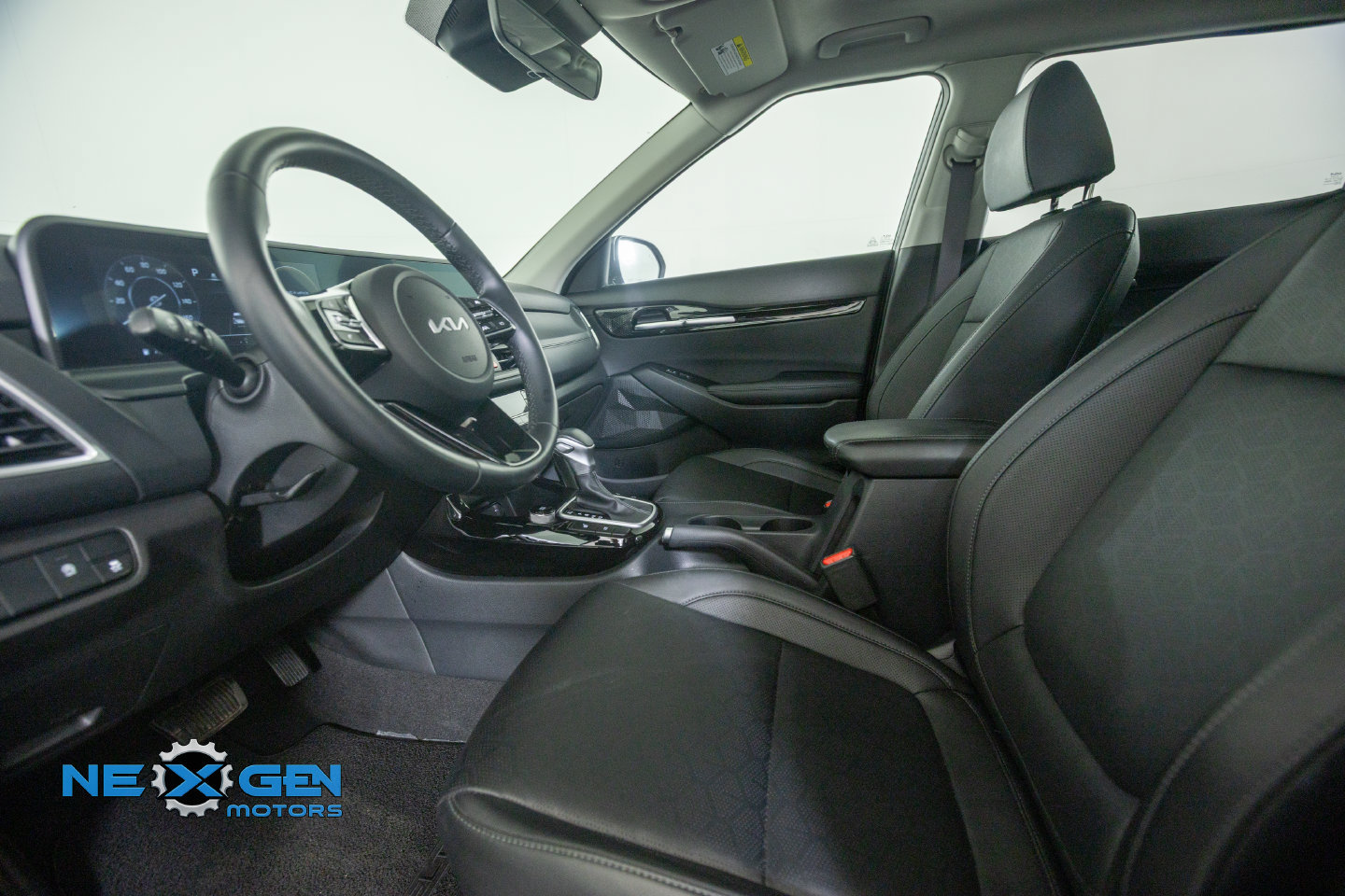 Used 2024 Kia Seltos EX AWD/4WD image 13
