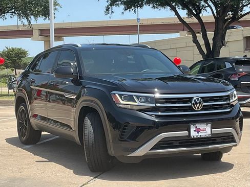 Used 2021 Volkswagen Atlas Cross Sport SE FWD image 3