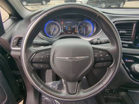 Certified 2019 Chrysler Pacifica Limited w/ S Appearance Package image 31