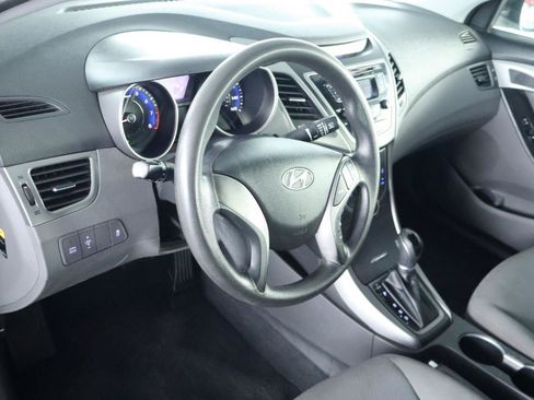 Used 2015 Hyundai Elantra SE FWD image 15
