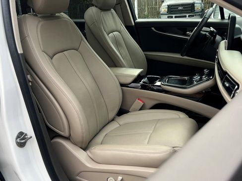 Used 2023 Lincoln Nautilus Reserve w/ Equipment Group 201A image 7