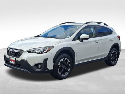 Used 2023 Subaru Crosstrek 2.0i Premium image 3