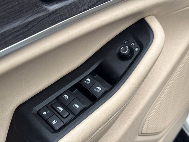 Used 2024 Jeep Grand Cherokee Limited AWD/4WD image 17