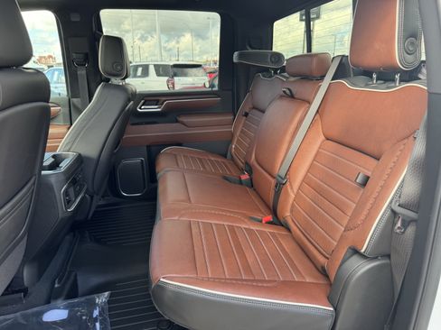 Used 2025 GMC Sierra 2500 Denali Ultimate AWD/4WD image 30