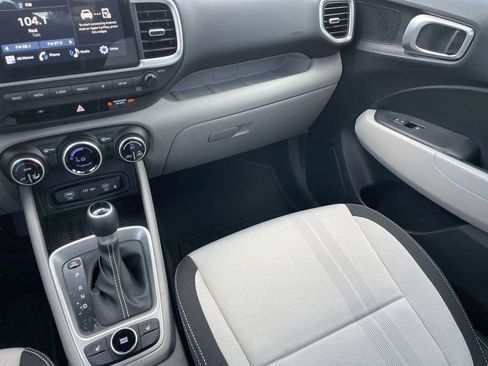 New 2026 Hyundai Venue SEL FWD image 18