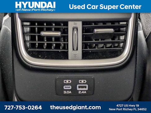 Used 2025 Subaru Outback Premium image 16