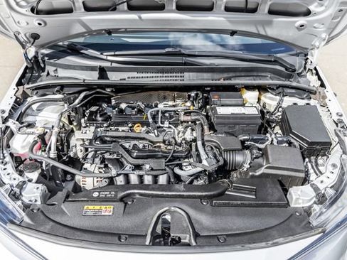 Certified 2025 Toyota Corolla LE FWD image 27