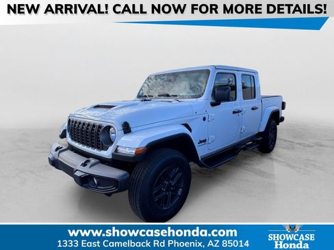 Used 2025 Jeep Gladiator Sport AWD/4WD image 1