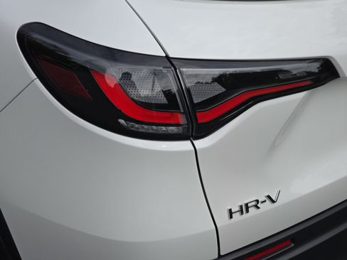 Used 2023 Honda HR-V Sport image 32