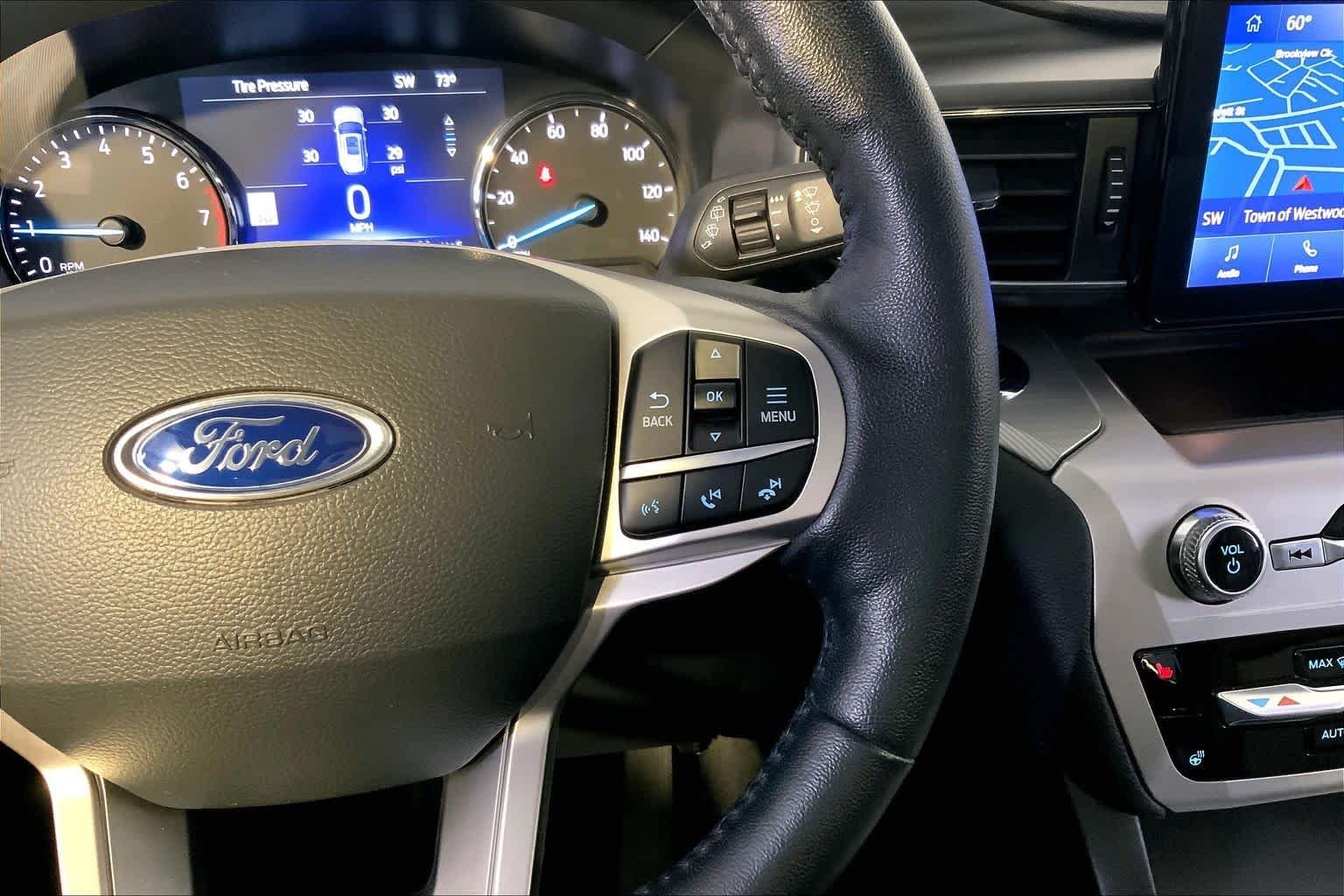 Used 2022 Ford Explorer XLT w/ Equipment Group 202A AWD/4WD image 25
