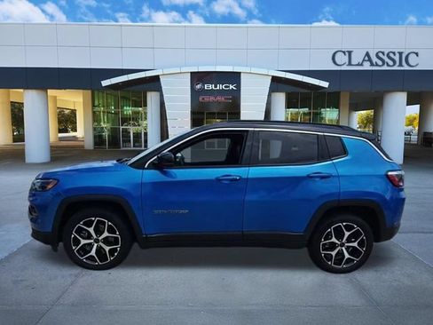 Used 2025 Jeep Compass Limited AWD/4WD image 4