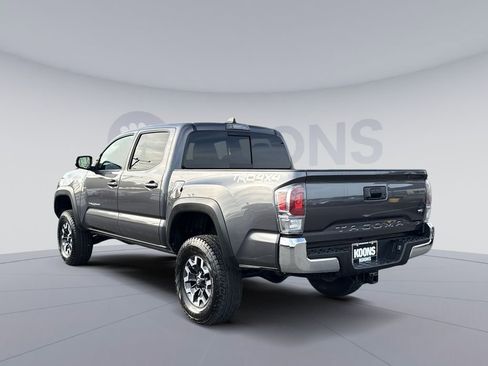 Used 2021 Toyota Tacoma TRD Off-Road AWD/4WD image 4