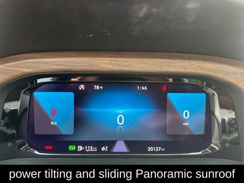 Used 2025 Volkswagen Atlas SE w/ Panoramic Sunroof Package FWD image 16