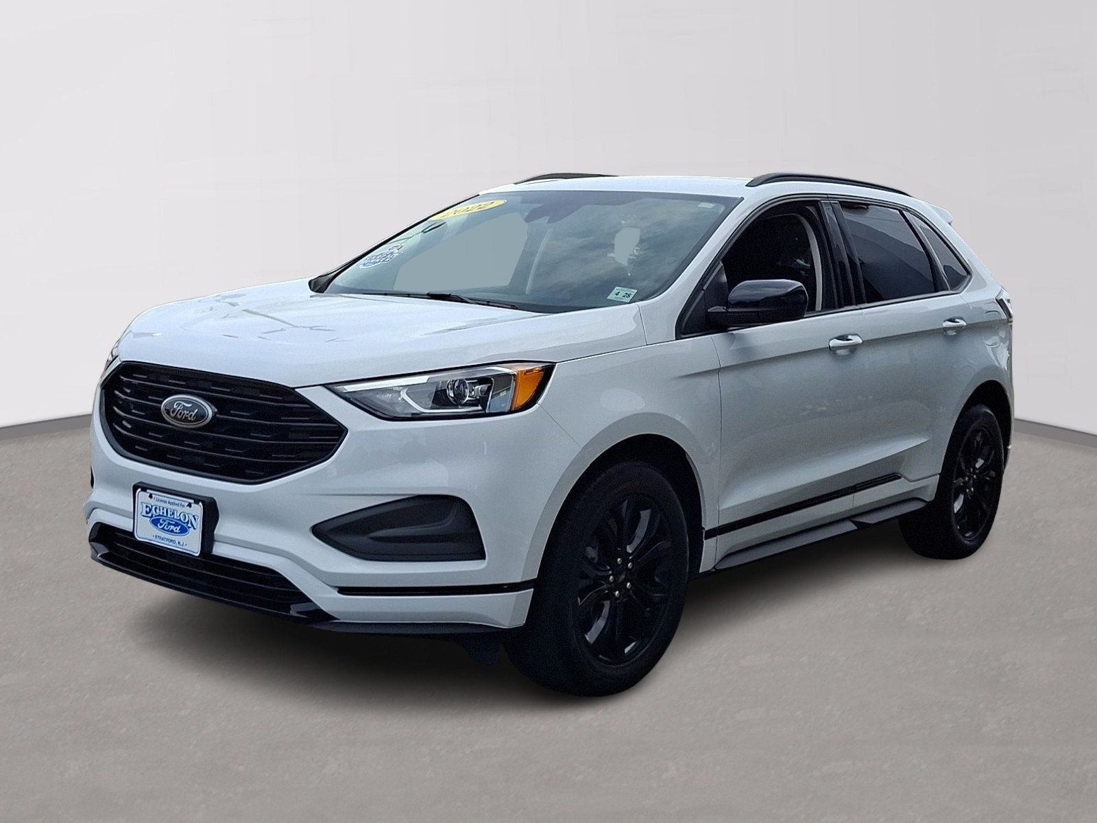 Certified 2022 Ford Edge SE w/ Black Appearance Package AWD/4WD image 3
