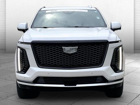 Certified 2025 Cadillac Escalade Sport Platinum AWD/4WD image 2