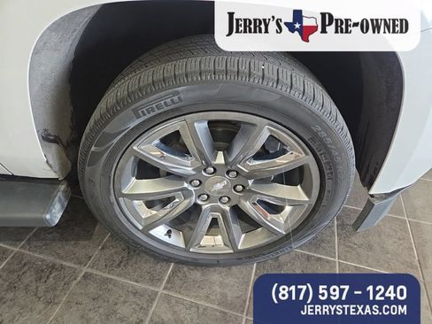 Used 2019 Chevrolet Suburban Premier RWD image 4