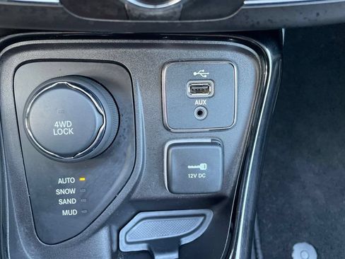 Used 2018 Jeep Compass Limited AWD/4WD image 22