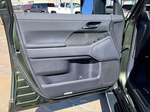 Used 2025 Lexus GX 550 w/ Accessory Package (2T) AWD/4WD image 25