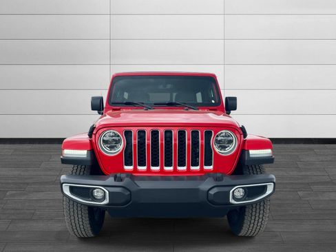 Used 2022 Jeep Wrangler Unlimited Sahara w/ LED Lighting Group AWD/4WD image 8