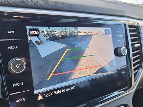 Used 2022 Volkswagen Atlas SE image 22