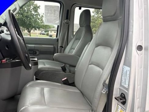 Used 2009 Ford E-350 and Econoline 350 XLT RWD image 14