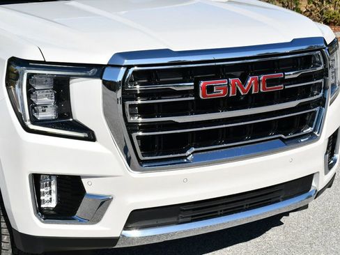 Used 2024 GMC Yukon XL SLT w/ SLT Luxury Package image 43