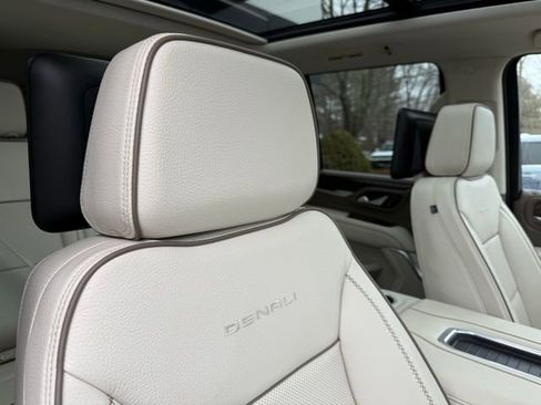 Used 2023 GMC Yukon Denali w/ Max Trailering Package image 18