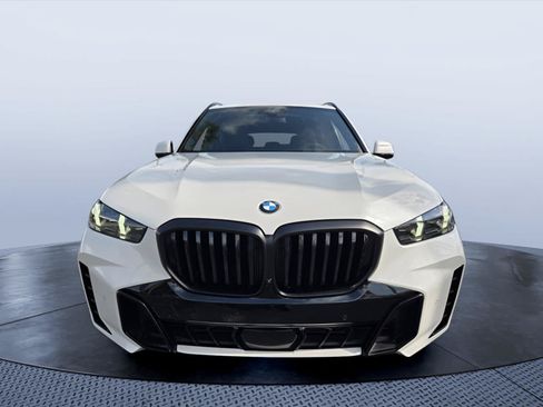 Used 2024 BMW X5 xDrive40i w/ M Sport Package AWD/4WD image 8