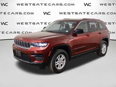 Used 2023 Jeep Grand Cherokee Laredo w/ Trailer Tow Prep Group (B) AWD/4WD image 1