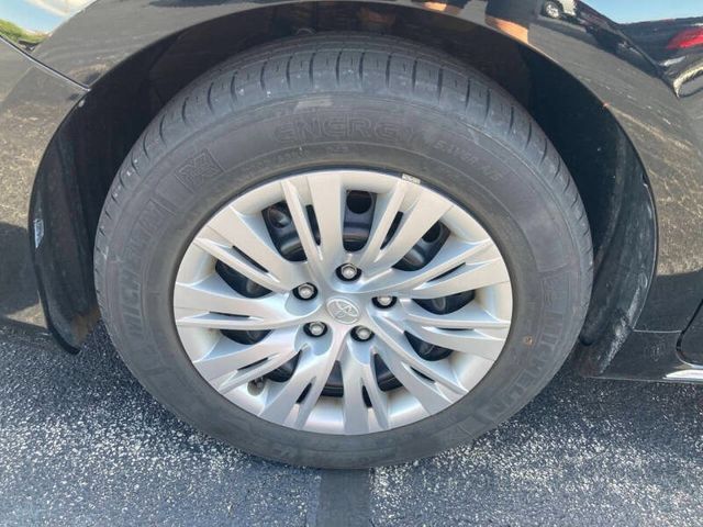 Used 2013 Toyota Camry LE FWD image 28