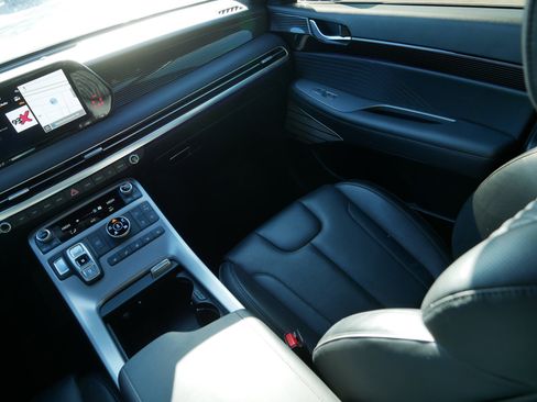 Used 2023 Hyundai Palisade Calligraphy image 11